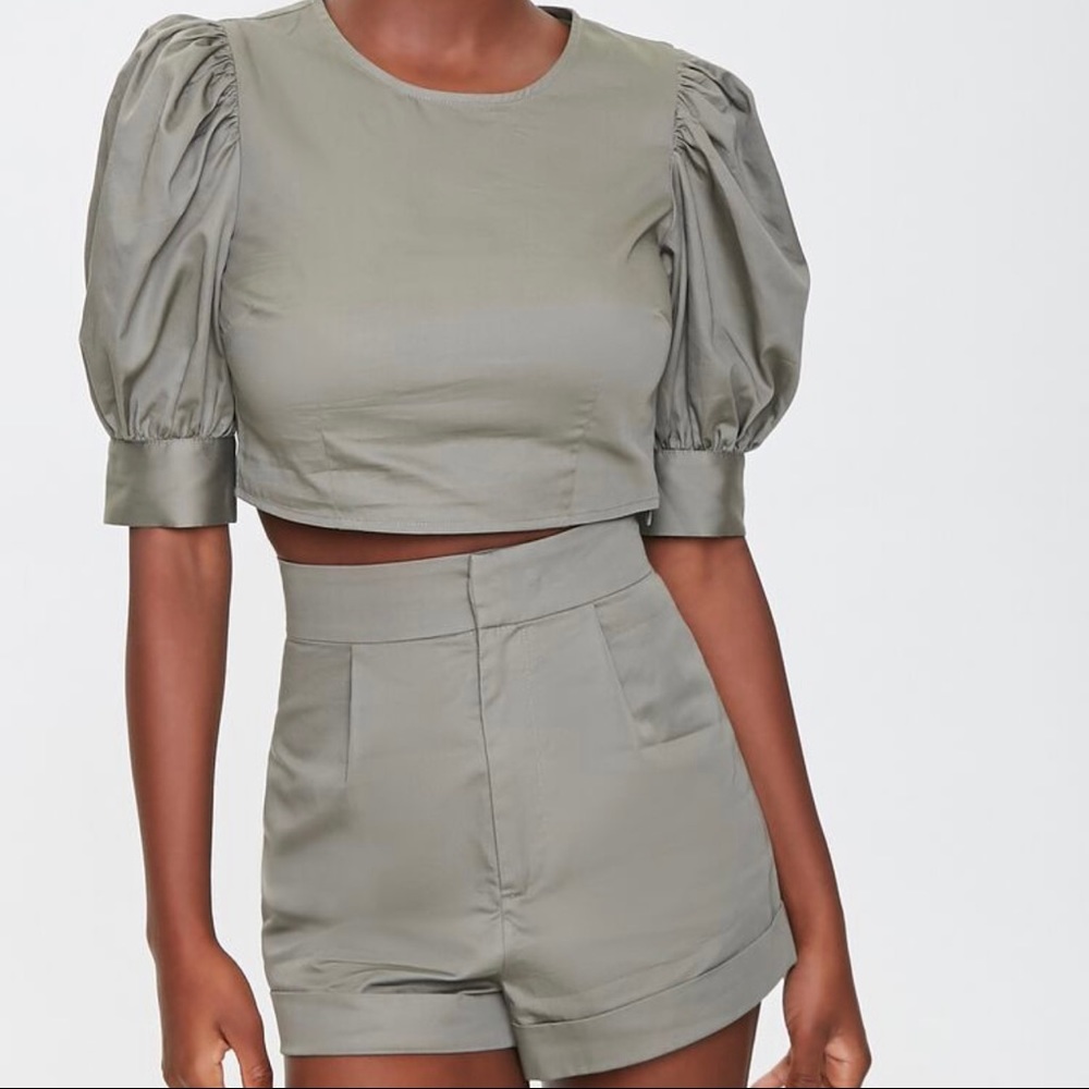 FOREVER 21 - Puff Sleeve Top & Shorts Set in olive (labelled L but wears as M)